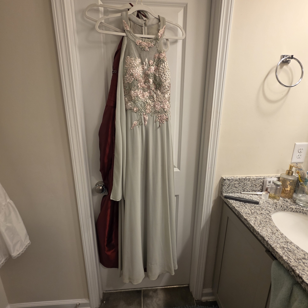 Cachet Floral Embroidered Dress in Soft Gray